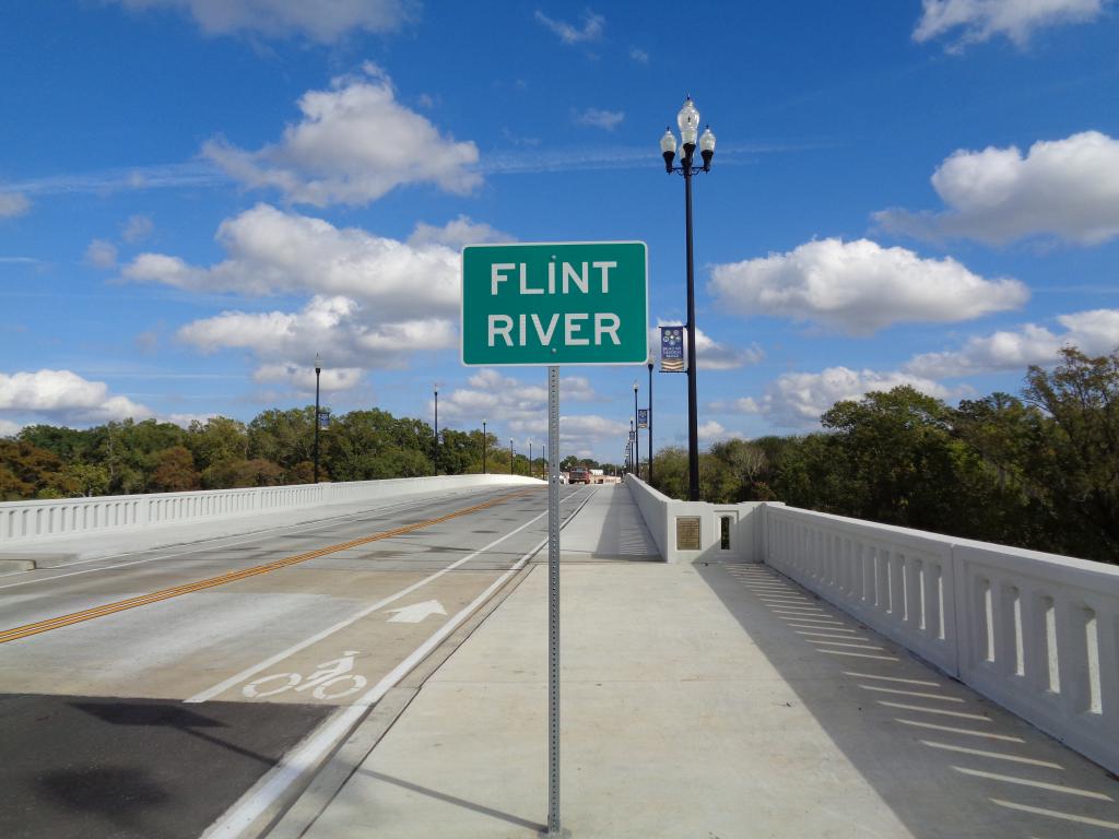 MI doctor wants Flint water case to move quickly