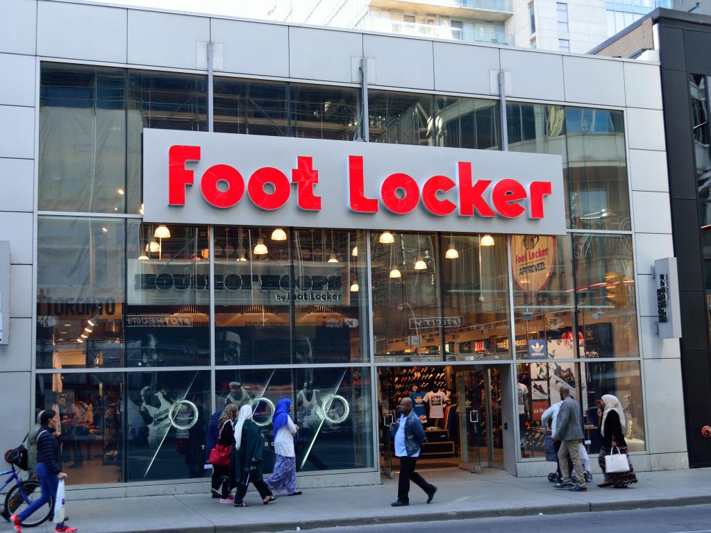 Reasons To Buy Foot Locker (NYSE: FL) On Pullback | Benzinga