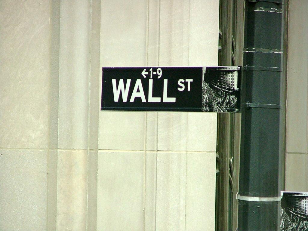 United States stocks gain, dollar falls on Fed decision United States stocks gain, dollar falls on Fed decision